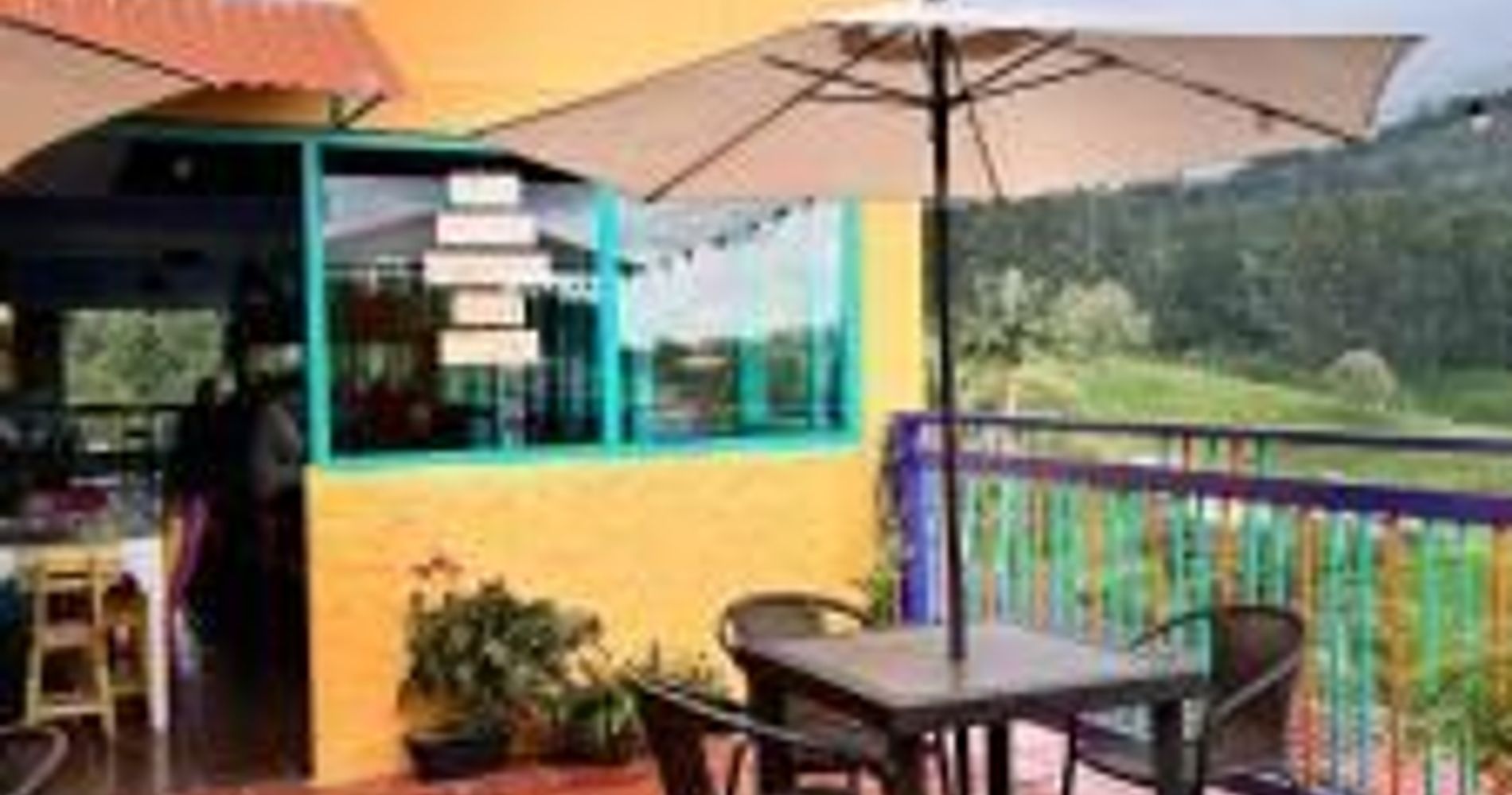 El patio de mi casa hotel - apartamentos -restaurante tipico - apartamentos