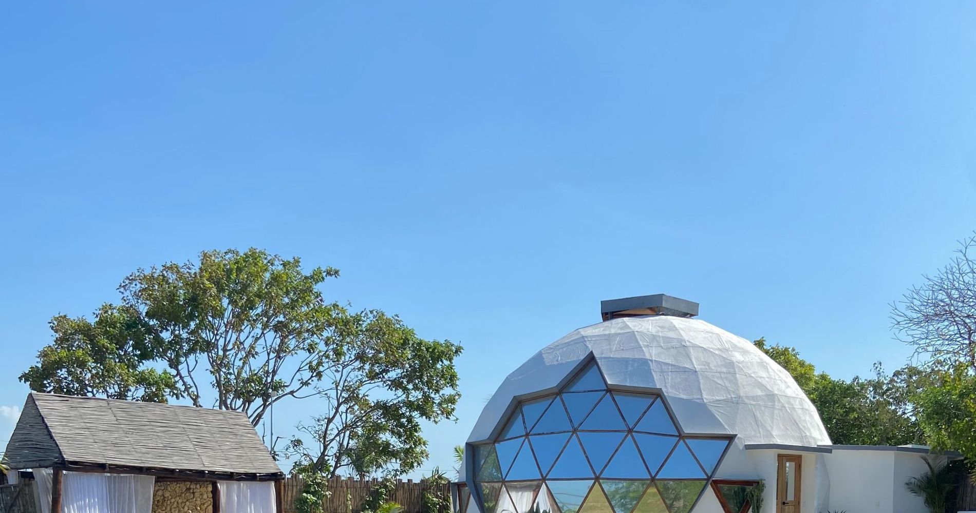 KOMMOX Beach Cartagena