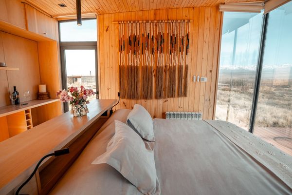 Tiny Wood Loft, King Bed, Mountain View 