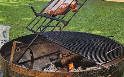 BosquedeBohemia - Fogonero con parrilla y asador