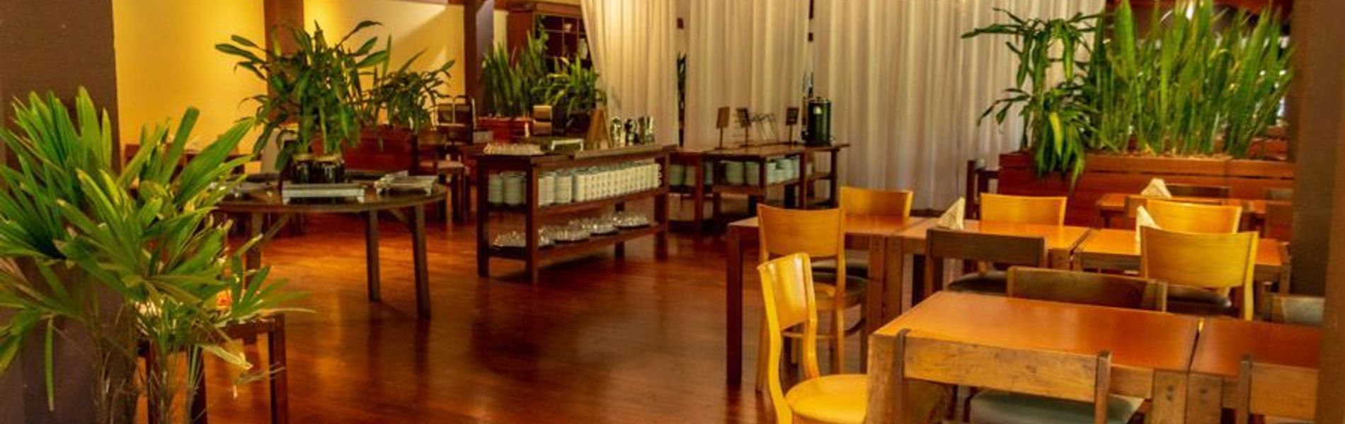 Raíces Esturión Hotel