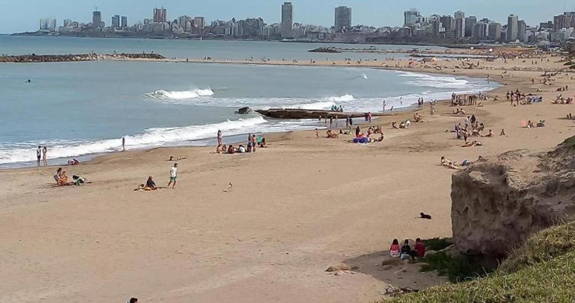 BAHÍA NORTE.Tres ambientes con cochera a metros del mar