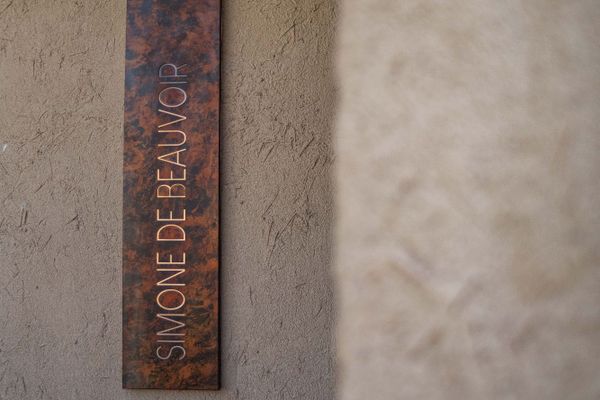 Suite de Autor:  A. Camus - S. de Beauvoir - I. Allende - G. García Márquez