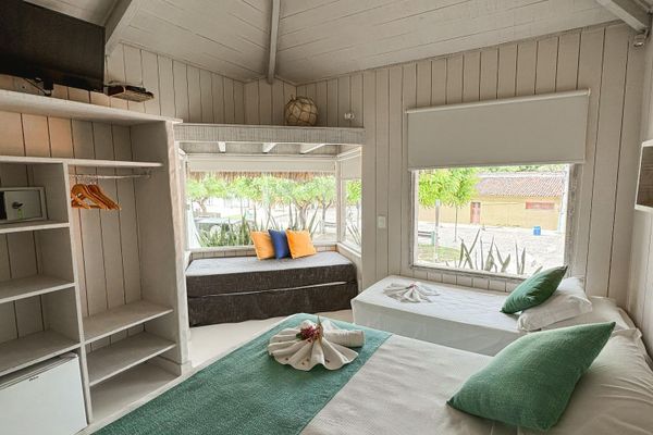 Quarto Quádruplo Superior (Vista Praça)