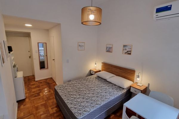 Depto monoambiente sobre Paraguay, Recoleta 