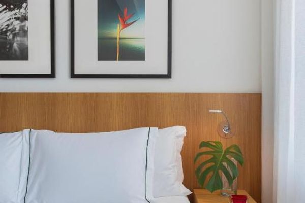 Habitación Superior (The Room)