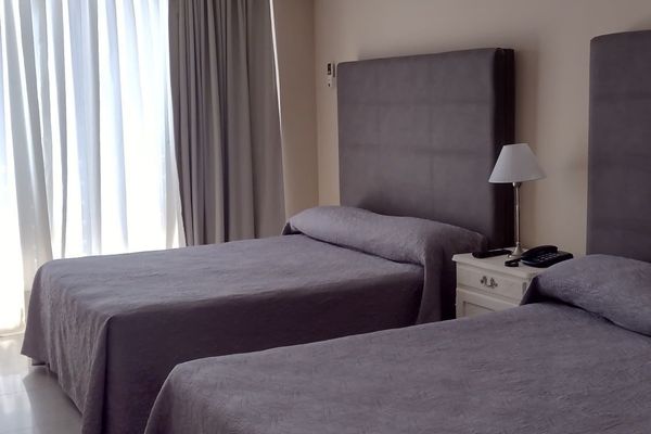 Monoambiente dos camas Queen