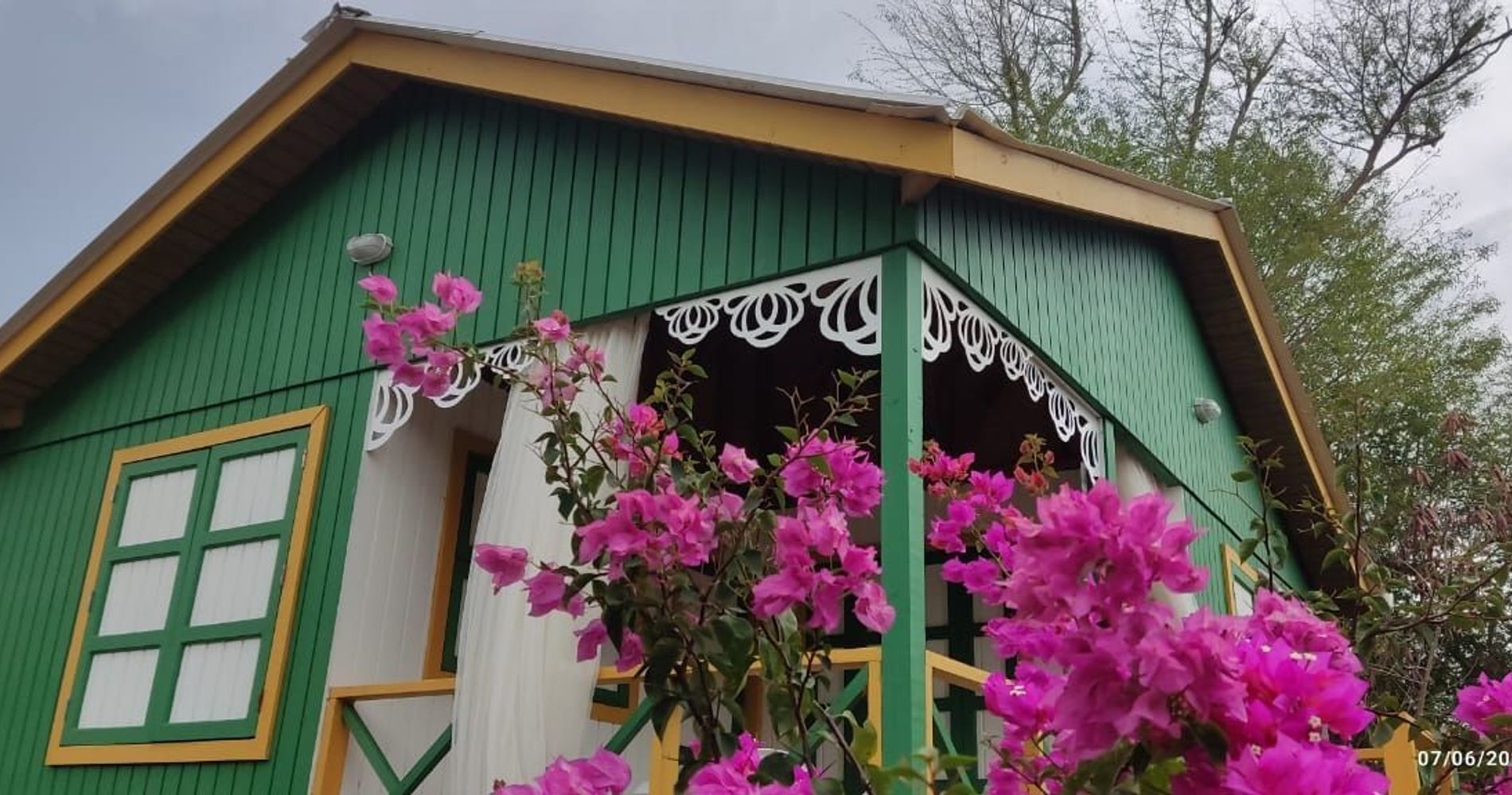 HOTEL YELLOW HOME PROVIDENCE ISLAND