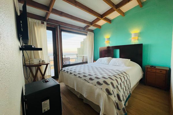 Habitación Suite con Terraza y Vista al Mar