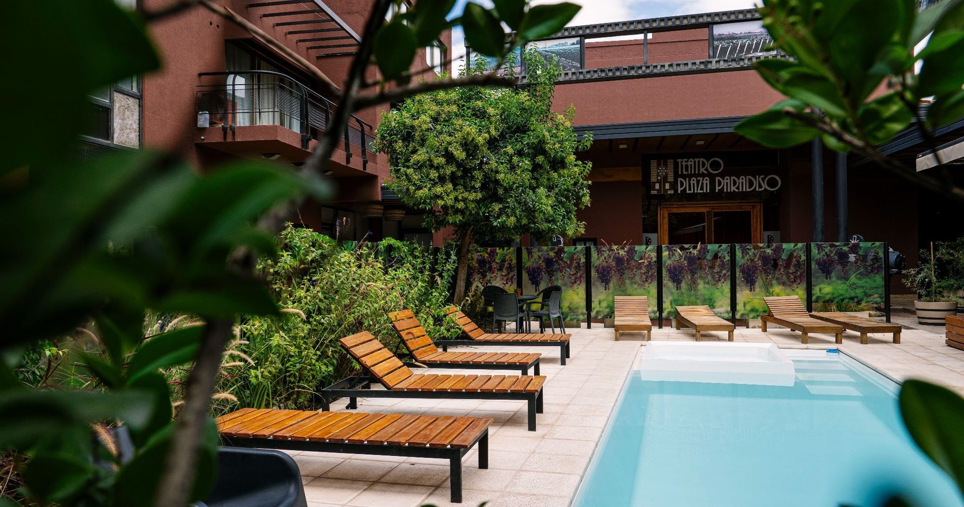 Plaza Paradiso Petit Hotel