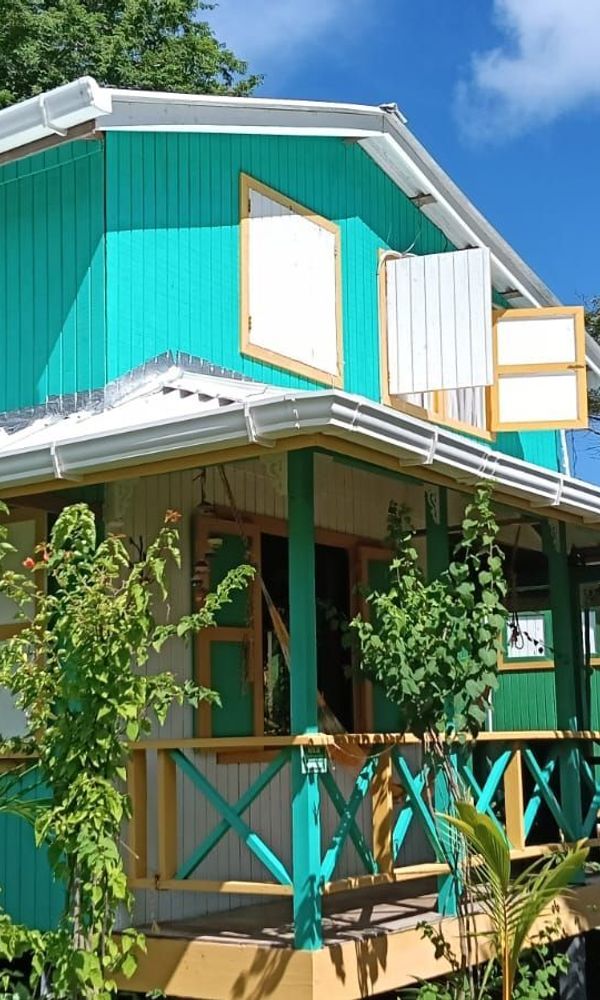 HOTEL YELLOW HOME PROVIDENCE ISLAND