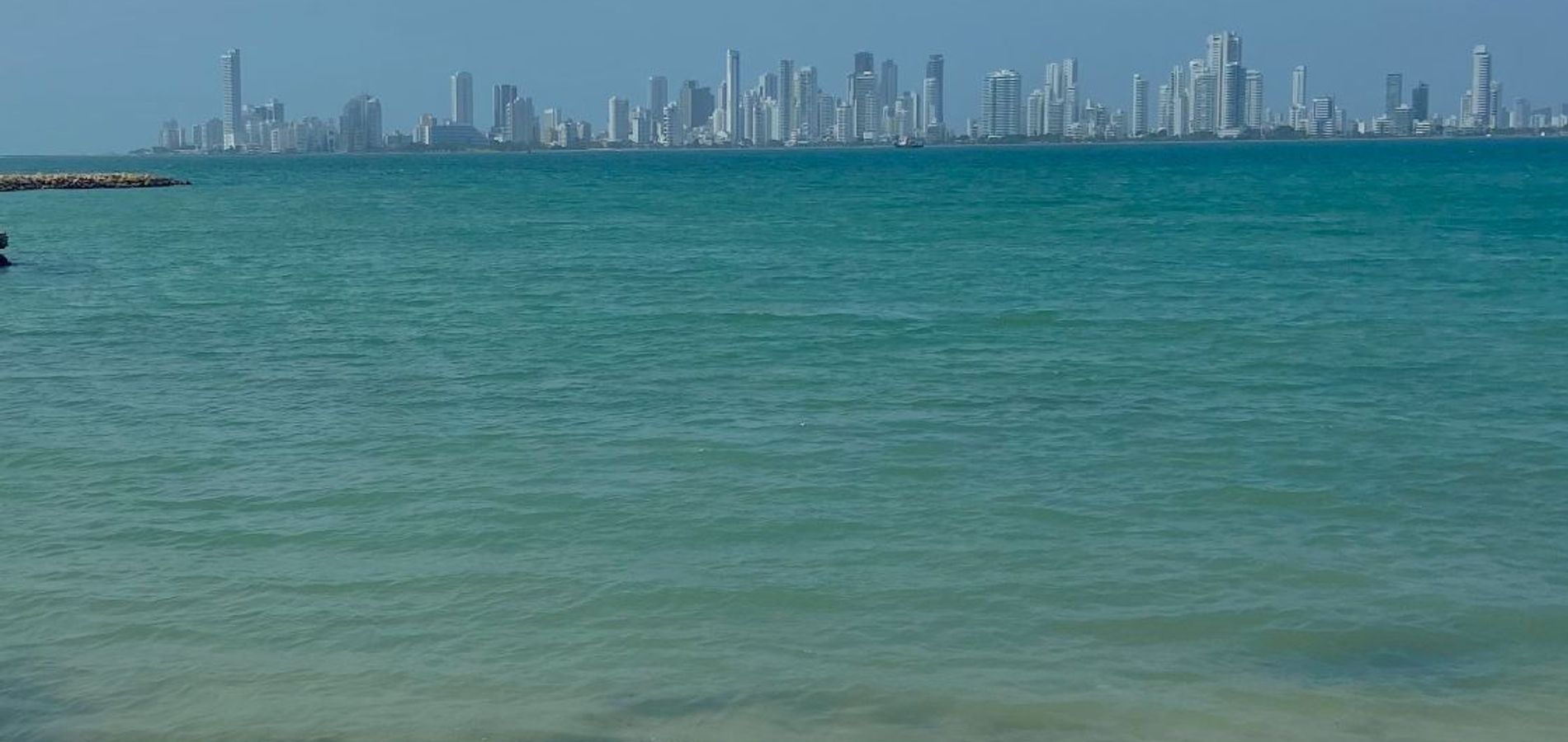 KOMMOX Beach Cartagena