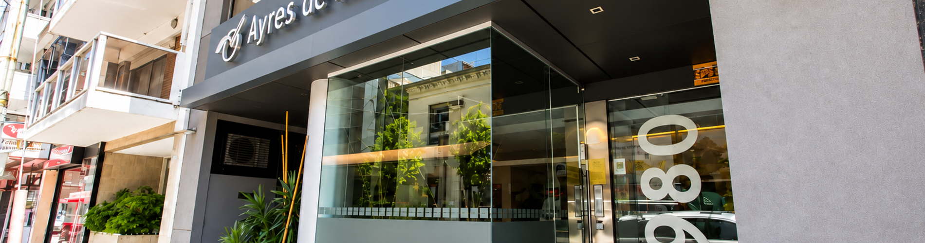 Ayres Recoleta Plaza