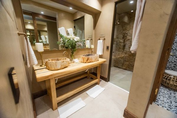 Grand Suite: E. Hemingway - W. Shakespeare