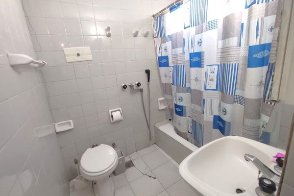 Depto monoambiente sobre calle Suipacha, Retiro