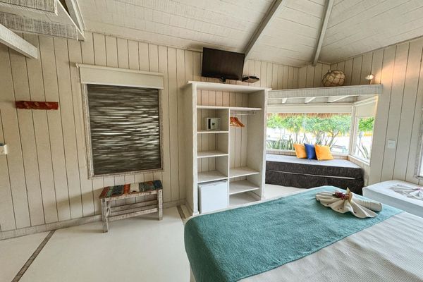 Quarto Quádruplo Superior (Vista Praça)