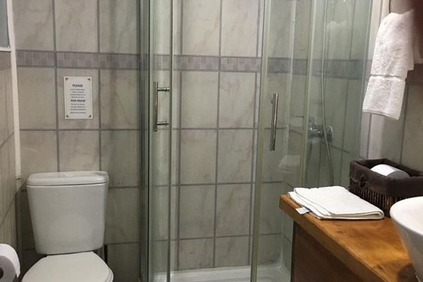 Habitación estándar matrimonial con baño privado