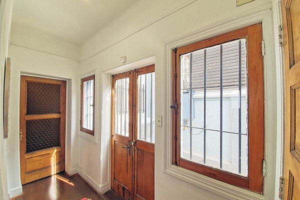 Habitación Individual Económica con Baño Compartido