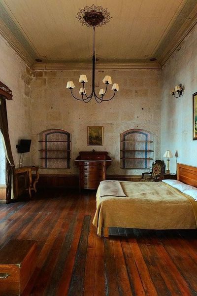 Vive una experiencia única en una de nuestras habitaciones coloniales!