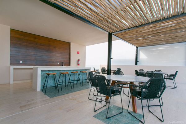 Kaab estudio by the beach