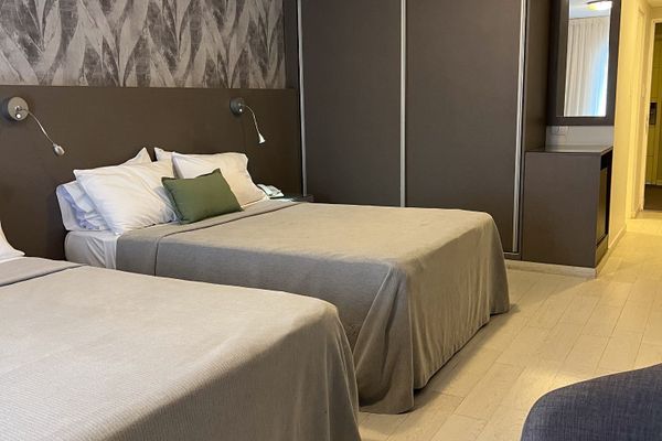 Suite Junior con 2 camas matrimoniales 