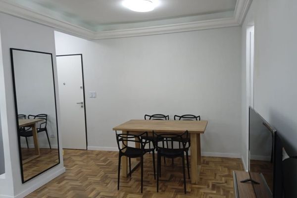 Depto en la zona de Once, ideal para compras.