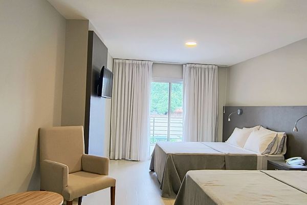 MIRAFLORES - Suite Junior con 2 camas matrimoniales