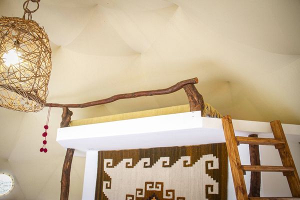 DOMO ALLPA CON PROYECTOR Y PANTALLA