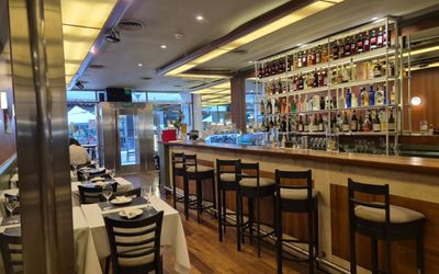 LafayetteHotel - Café Casa Hotel