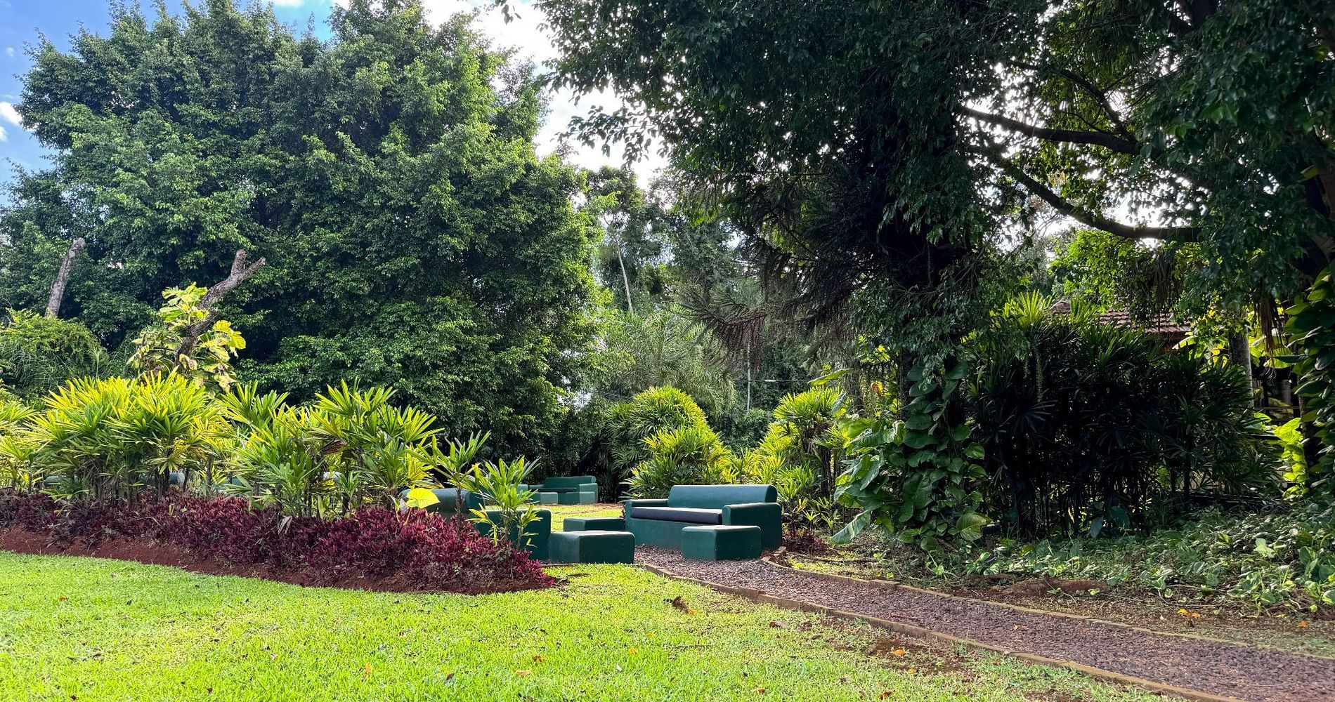 Raíces Esturión Hotel