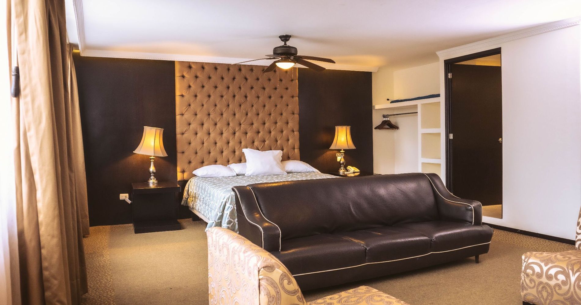 Clara Luna Hotel