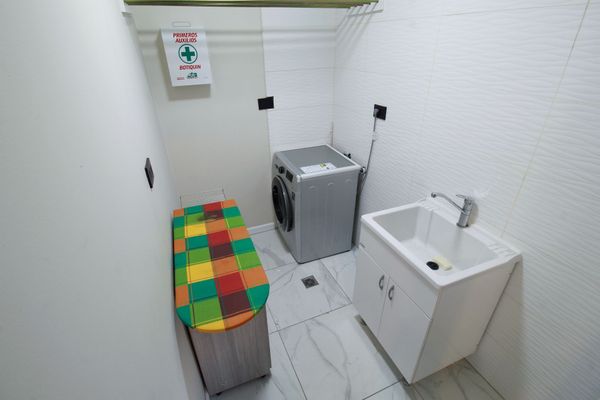 Casa Rosas (Rosas 460)