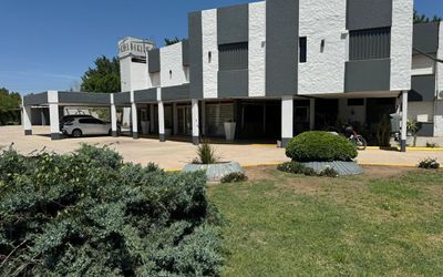 CRISTALHOTEL93c - ESTACIONAMIENTO TECHADO por orden de llegada