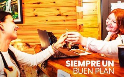 IrovaApartHotel - 
                                    Recepción las 24 horas                                