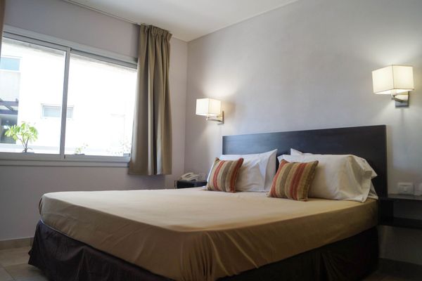 Departamento dos ambientes en planta baja (4 PAX)