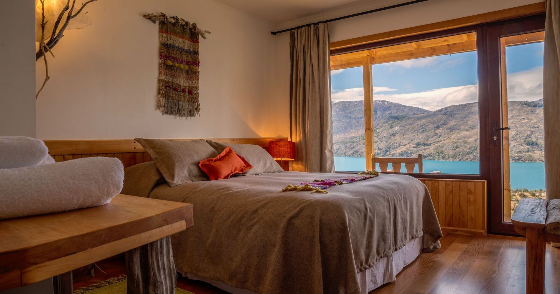Mallin Colorado Ecolodge