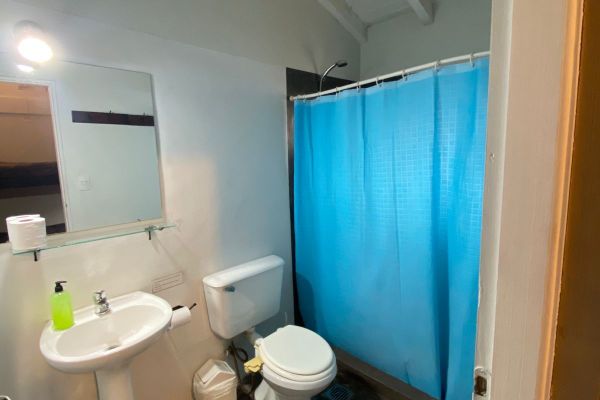 Cama en Habitación Séxtuple mixta con baño privado