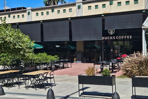 Depto 2 ambientes sobre calle Azcuénaga, Recoleta