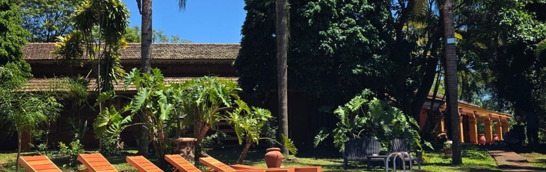 Hotel Las Brisas & Restaurant