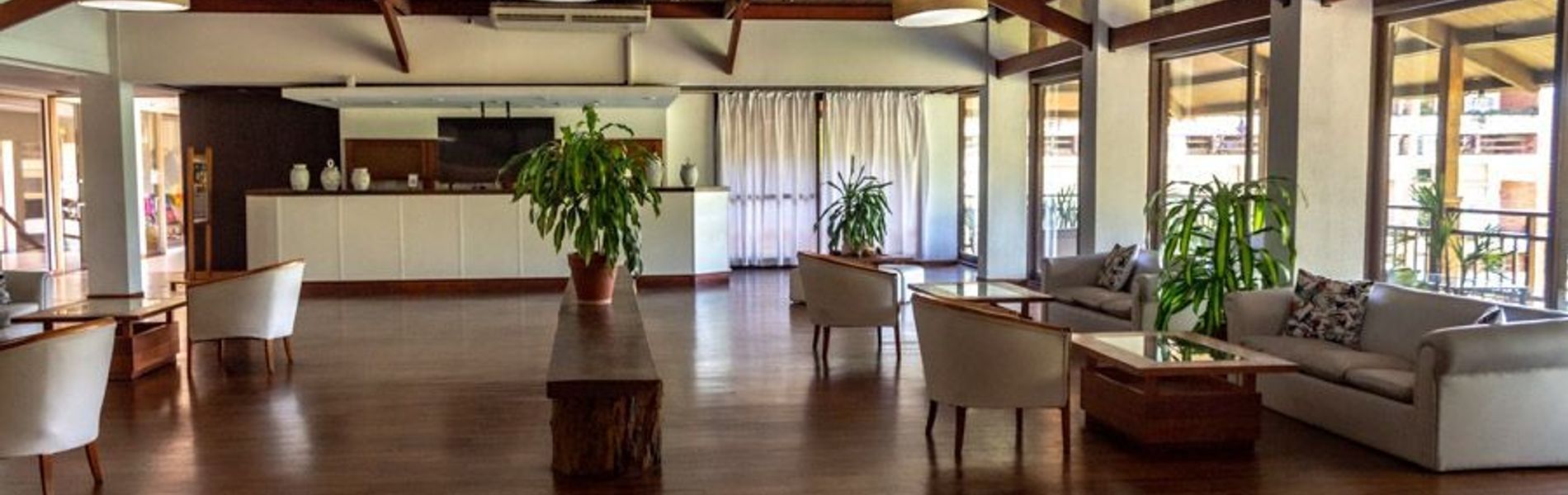 Raíces Esturión Hotel