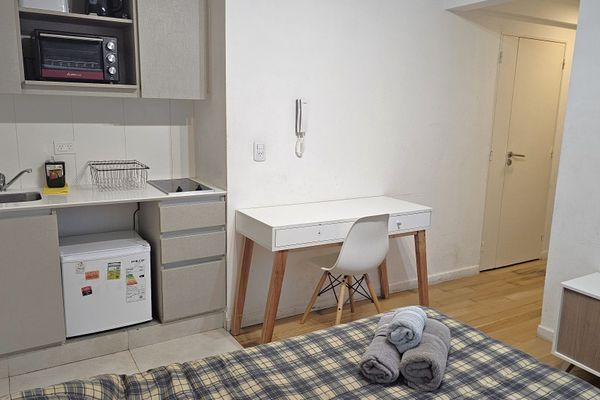 Depto monoambiente sobre calle Quesada, Belgrano.