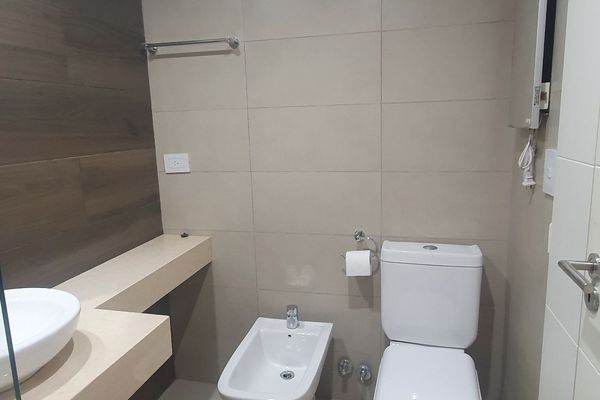 Depto 2 ambientes sobre Av. Cordoba [2A]