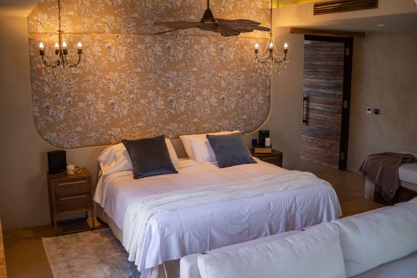 Grand Suite: E. Hemingway - W. Shakespeare