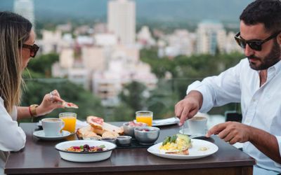 PremiumTowerApartHotel -                            Faro Bistró y Tower Bar                   