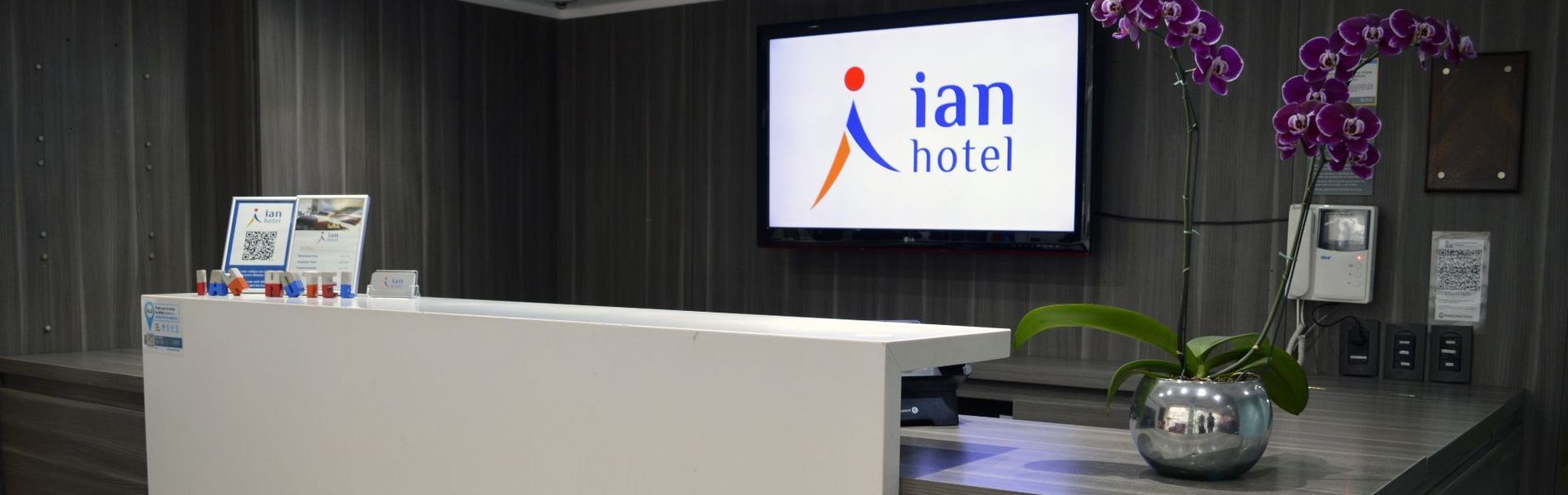 ian Hotel