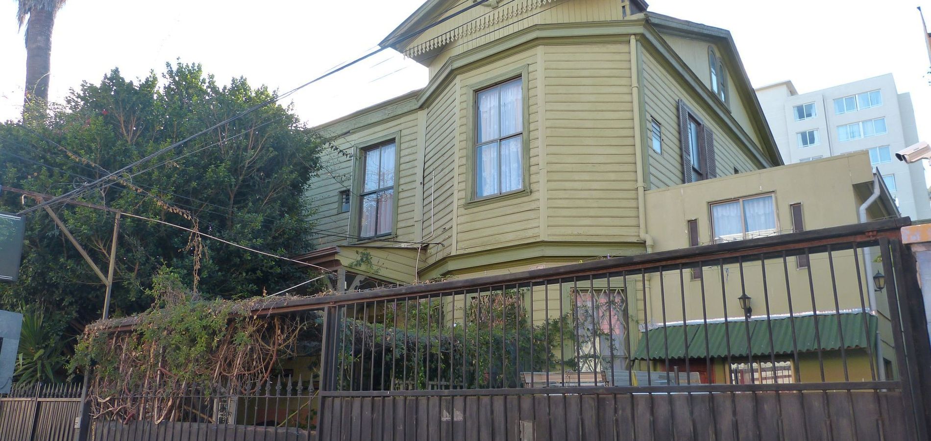 Hostal Residencia Blest Gana