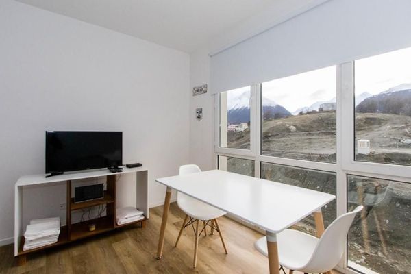 Miradores del Beagle - 1 Ambiente vista Montaña sin Balcón				