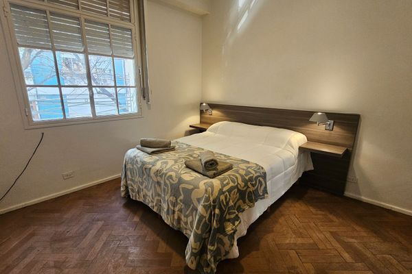 Depto 2 ambientes sobre calle Moldes, Belgrano