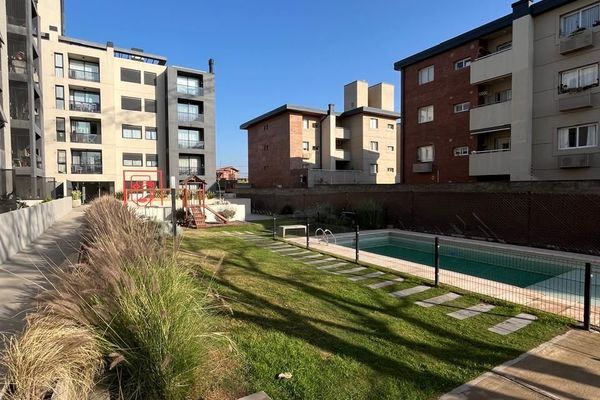 Quatro Housing