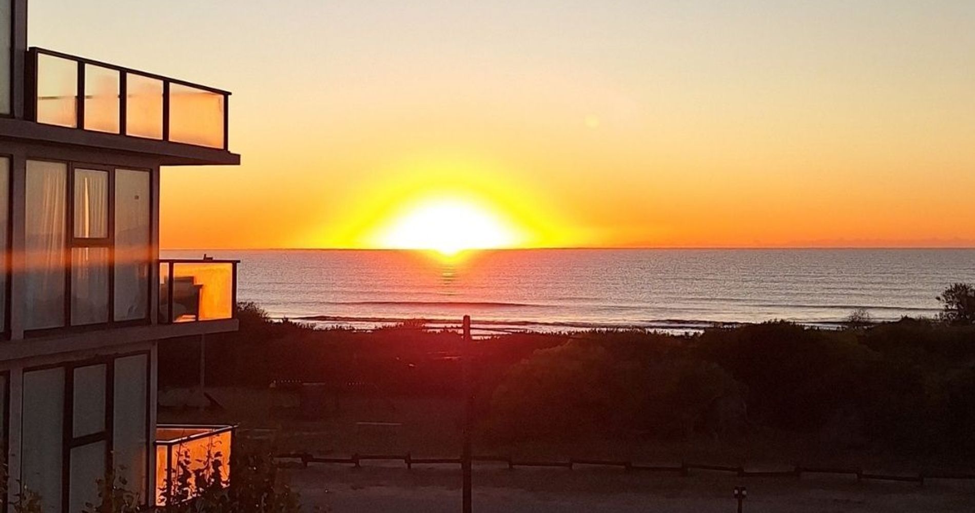 Vista al Mar amanecer